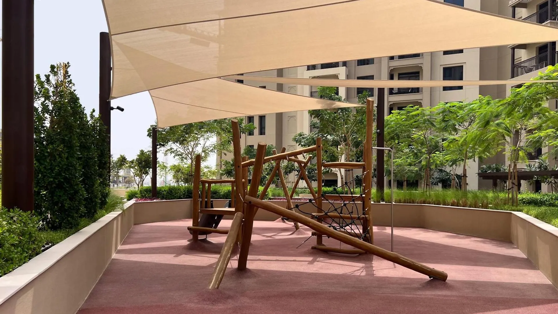 Frank Porter - Asayel 2 Dubai Apartment
